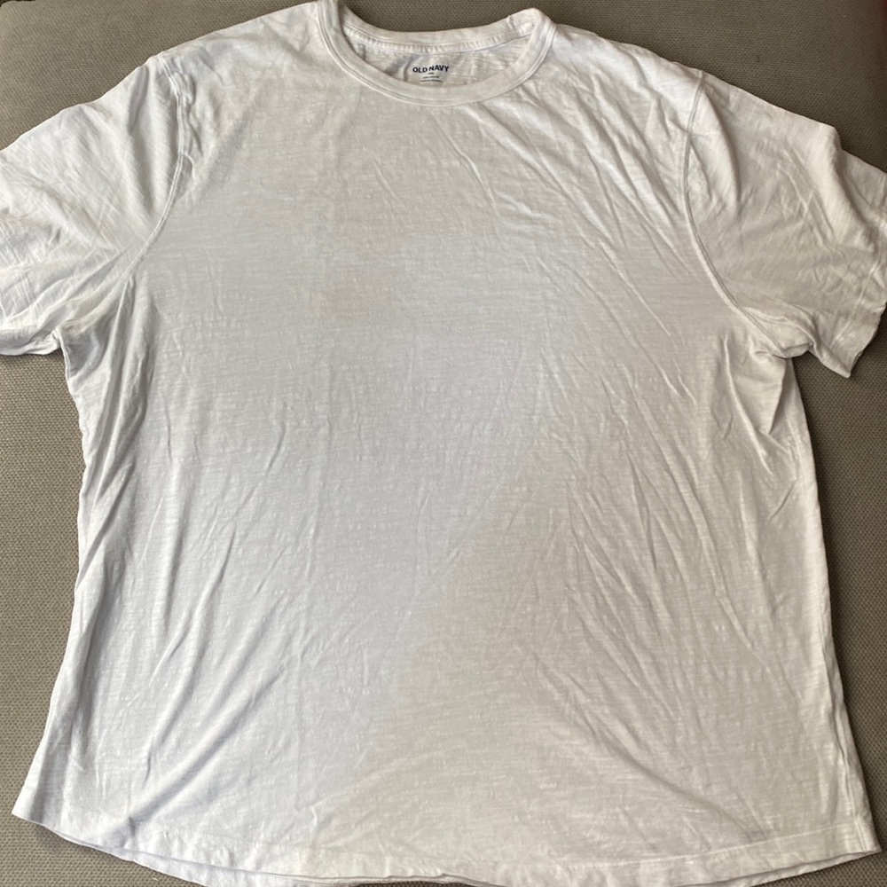 Never worn old navy men’s white t shirt, Xxl